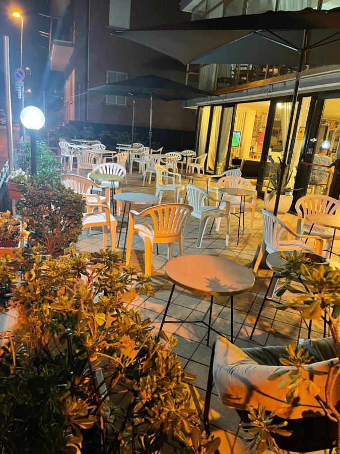 Hotel Orlov Rimini Eksteriør billede