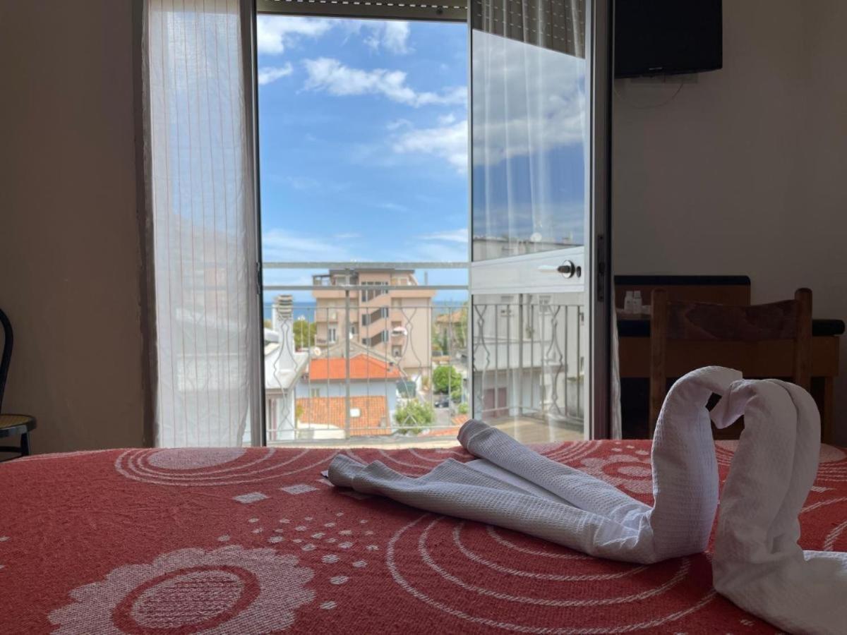 Hotel Orlov Rimini Eksteriør billede