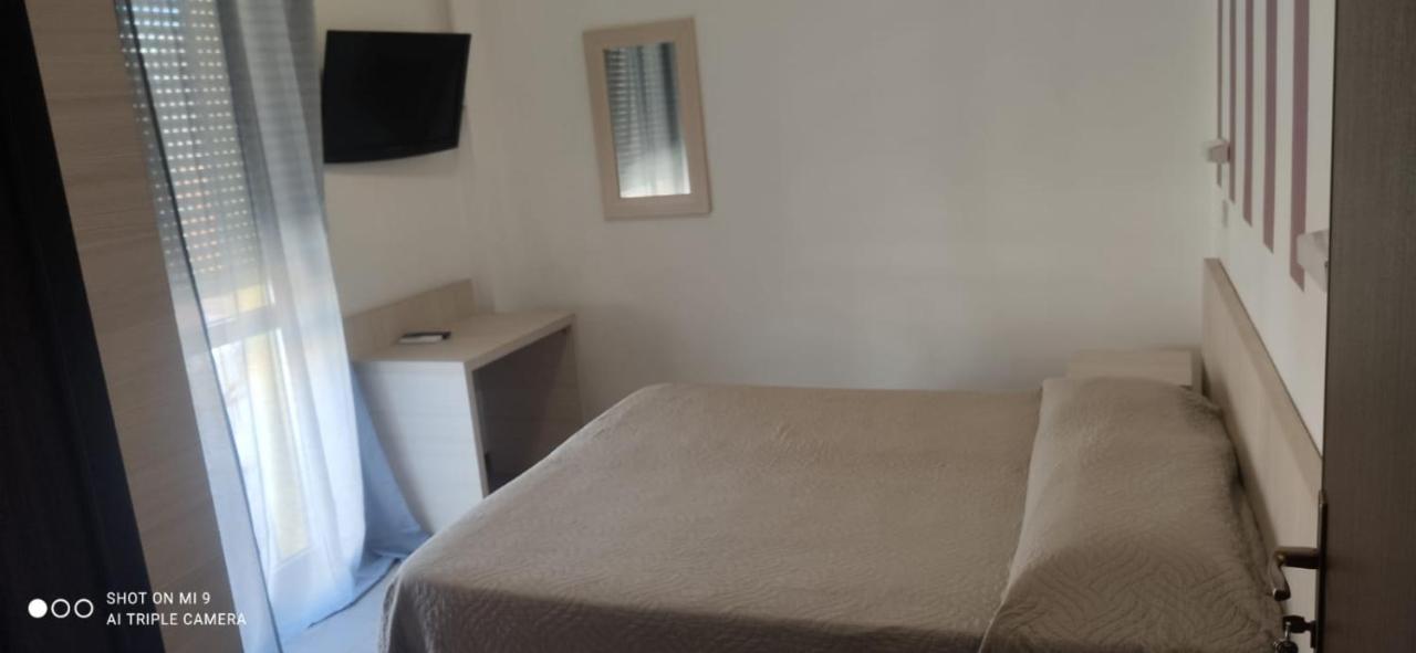 Hotel Orlov Rimini Eksteriør billede