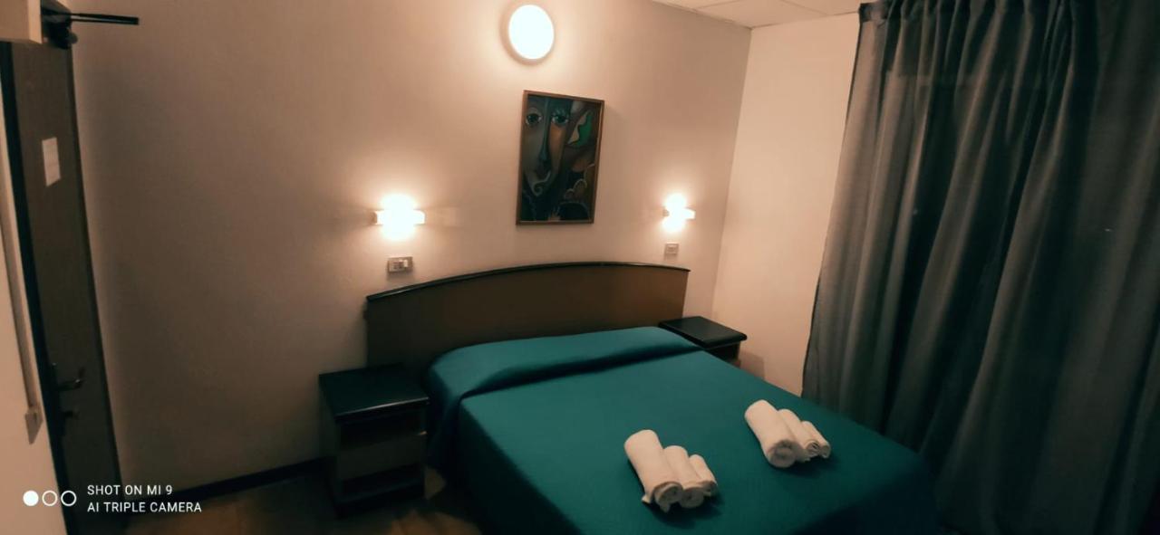Hotel Orlov Rimini Eksteriør billede