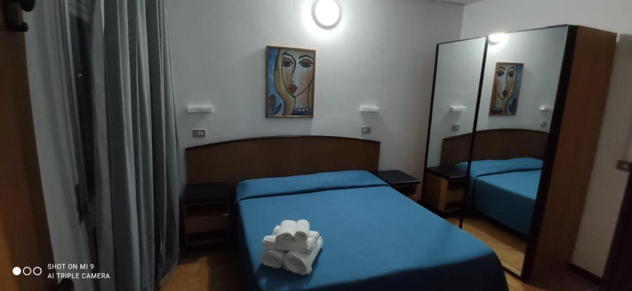 Hotel Orlov Rimini Eksteriør billede