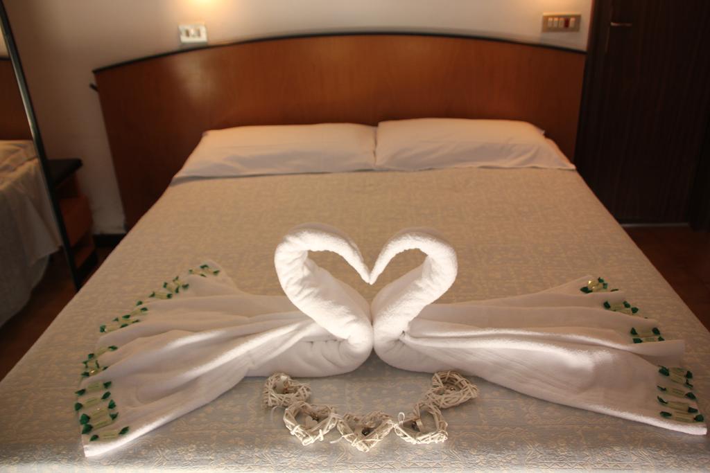 Hotel Orlov Rimini Eksteriør billede
